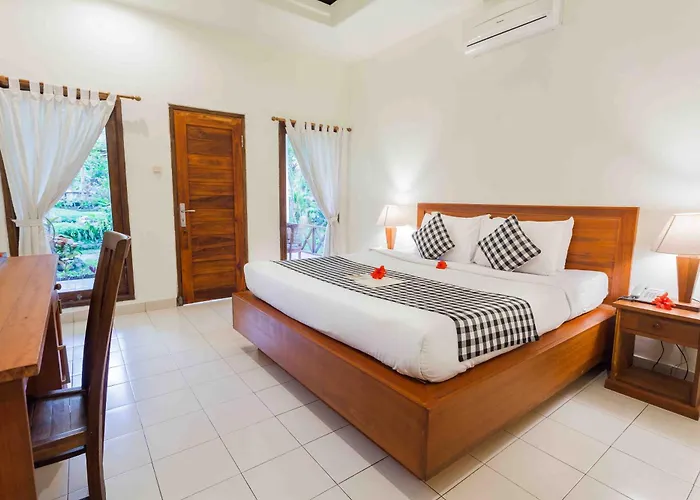 Hotel By Prasi 3*
