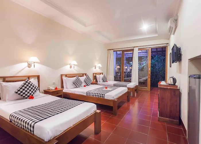 By Prasi Hotel