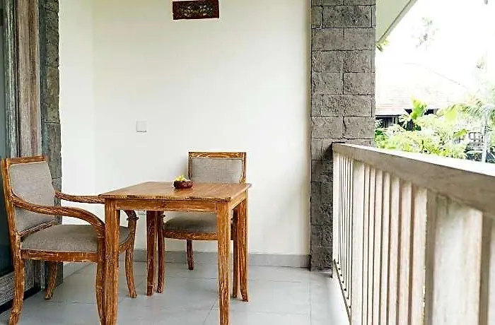 By Prasi Hotel